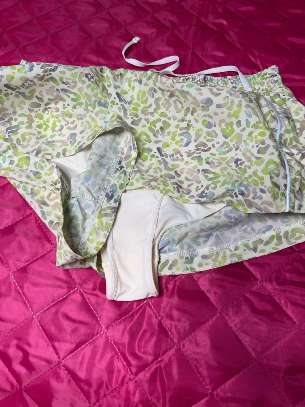 Fabletics Shorts - Picture 2 of 3
